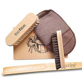 Взуттєві щітки, губки, ріжки, щітки для одягу