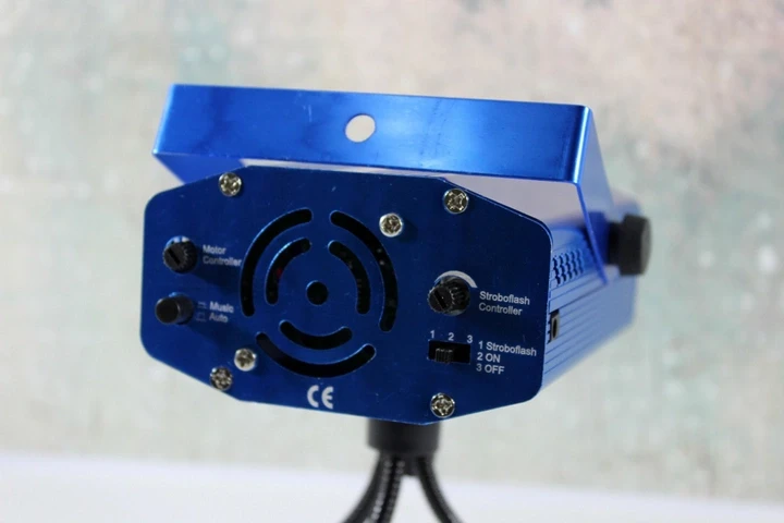 Лазерный проектор с акустическим контролем диско лазер Laser 6 in1 HJ06 для помещений стробоскоп (Диско) HS - фото 2 - id-p2147588362