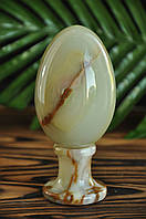 Яйцо из натурального камня оникс с подставкой, 10 см