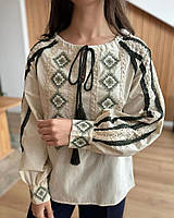 Жіноча сорочка вишиванка в ніжно молочному-оливковому кольорі.В розмірі С.М.Л