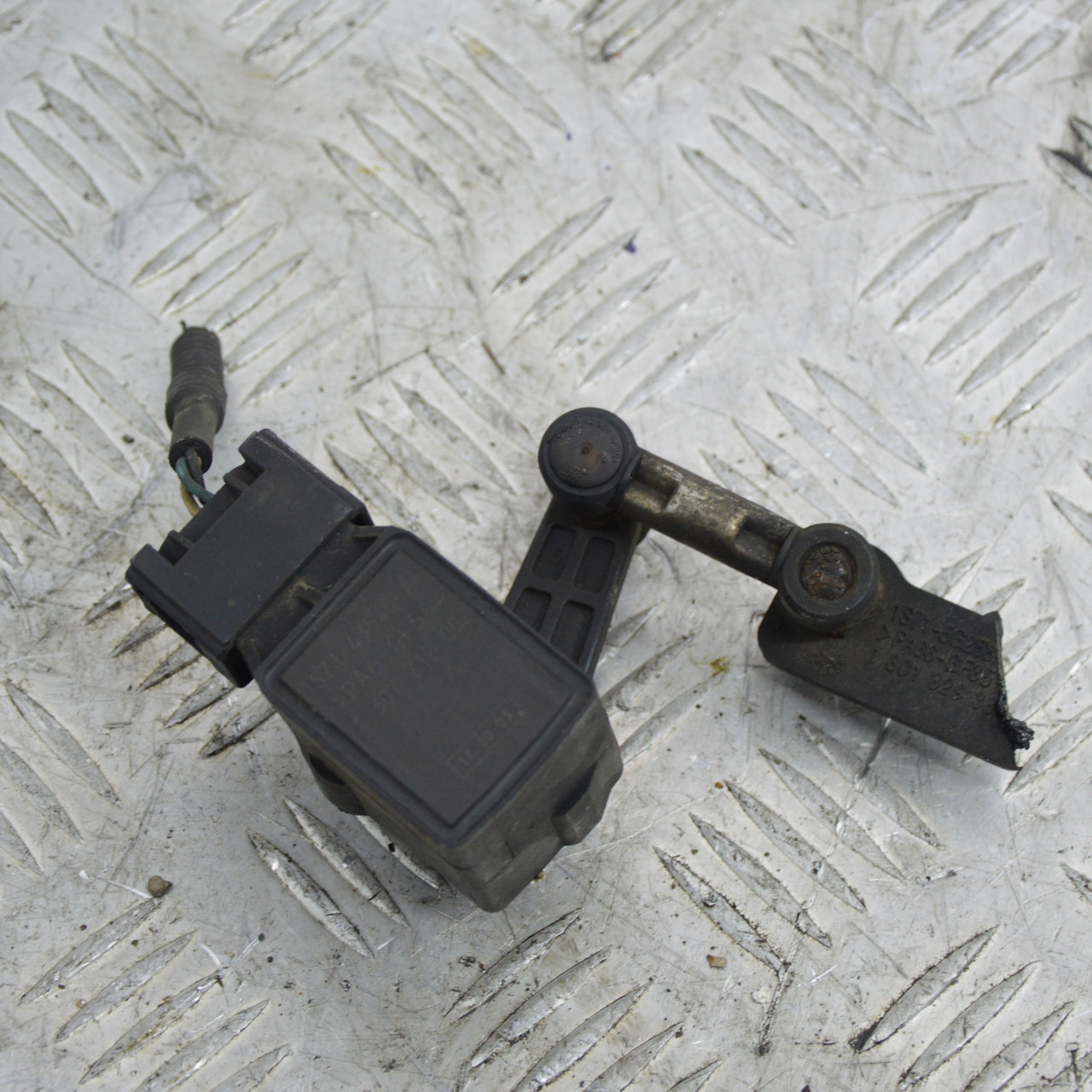 Датчик дорожнього просвіту Ford Mondeo III 2000-2007 Датчик рівня ...