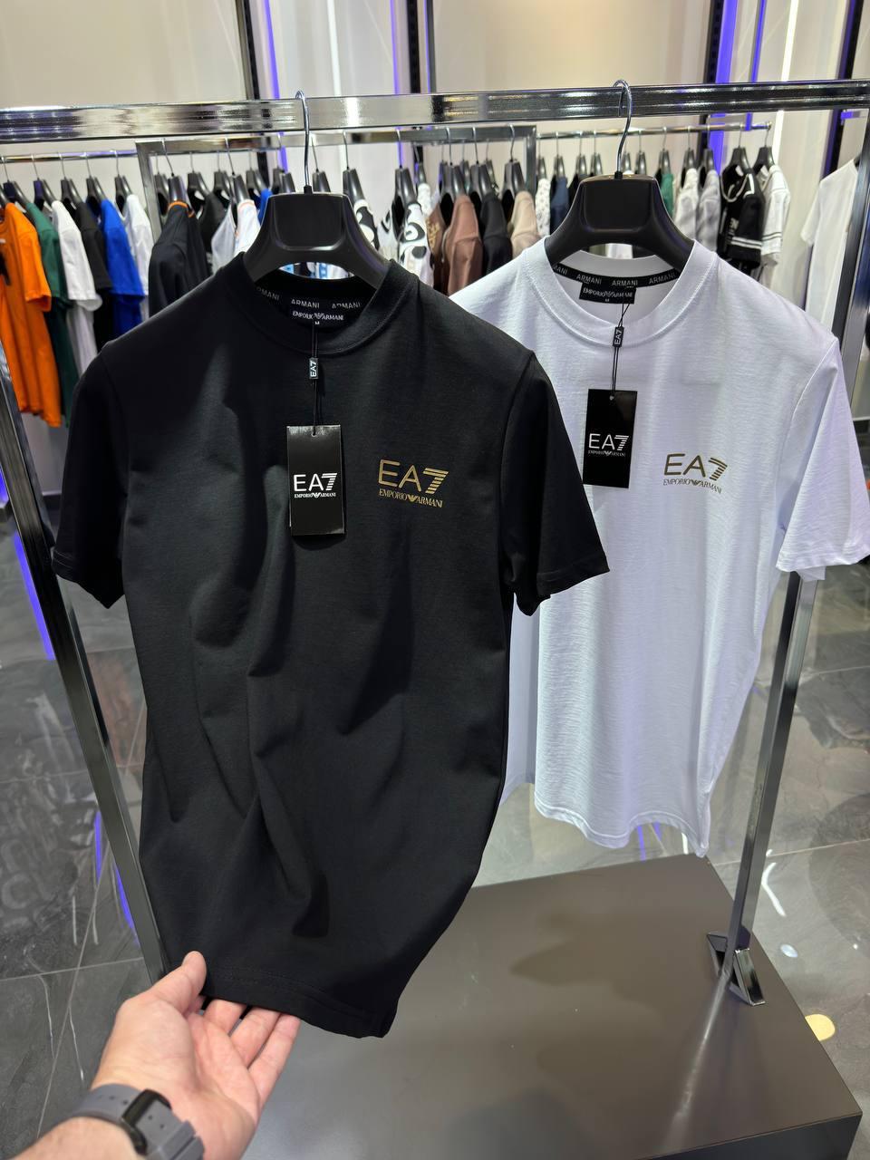 Чоловіча футболка Armani CK7682 чорна
