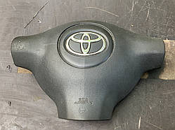 Подушка безпеки (Airbag) водія Toyota Yaris  1999-2005 451300D101B0  45130-0D101-B0