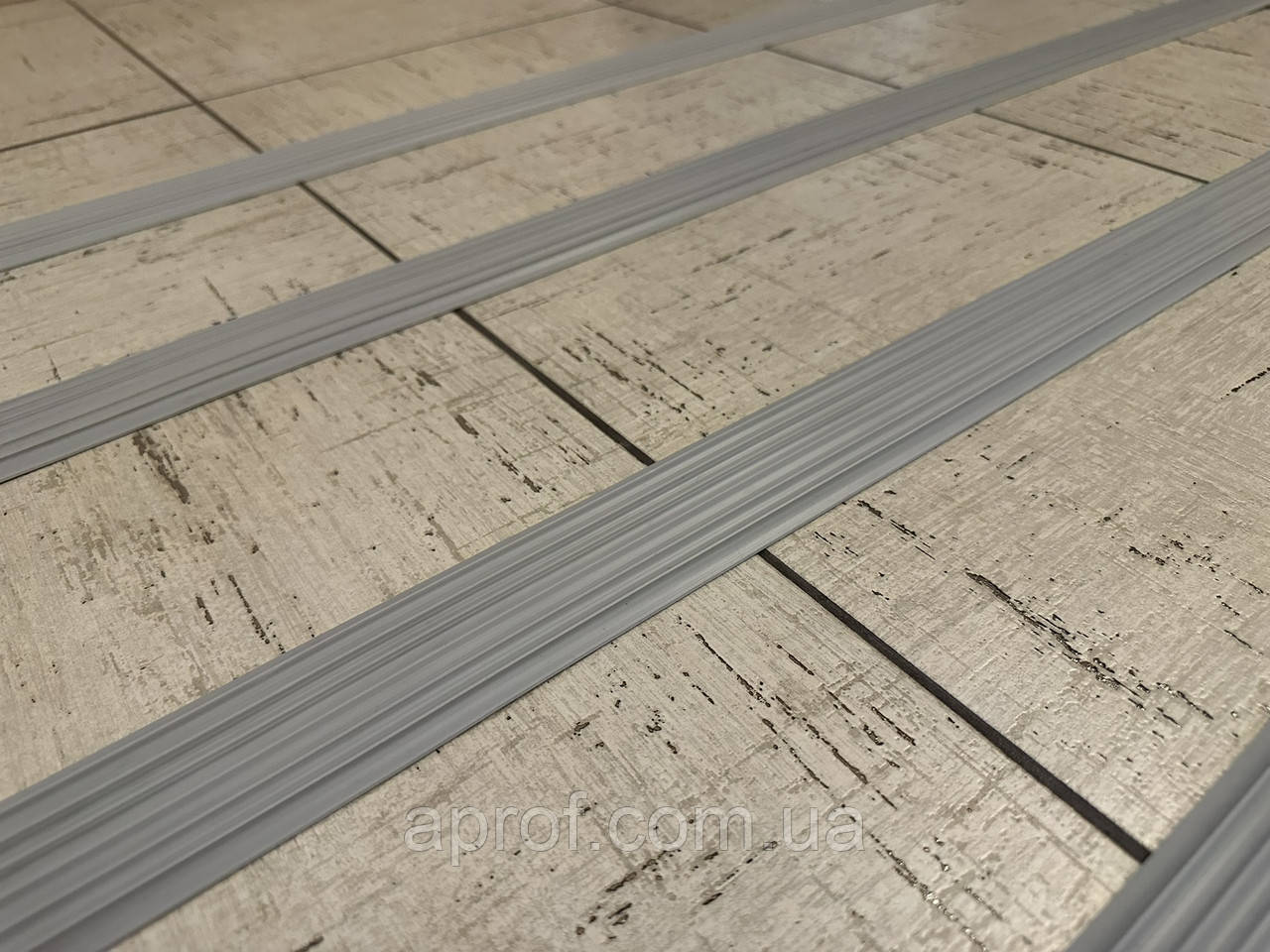 Самоклеюча стрічка 50 мм гумова протиковзка, фото 1