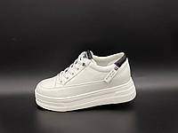 Білі кросівки. Розміри: 36, 37, 38, 39, 40.