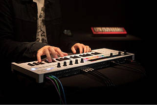 MIDI-клавіатура Arturia KeyStep Pro WH, фото 6