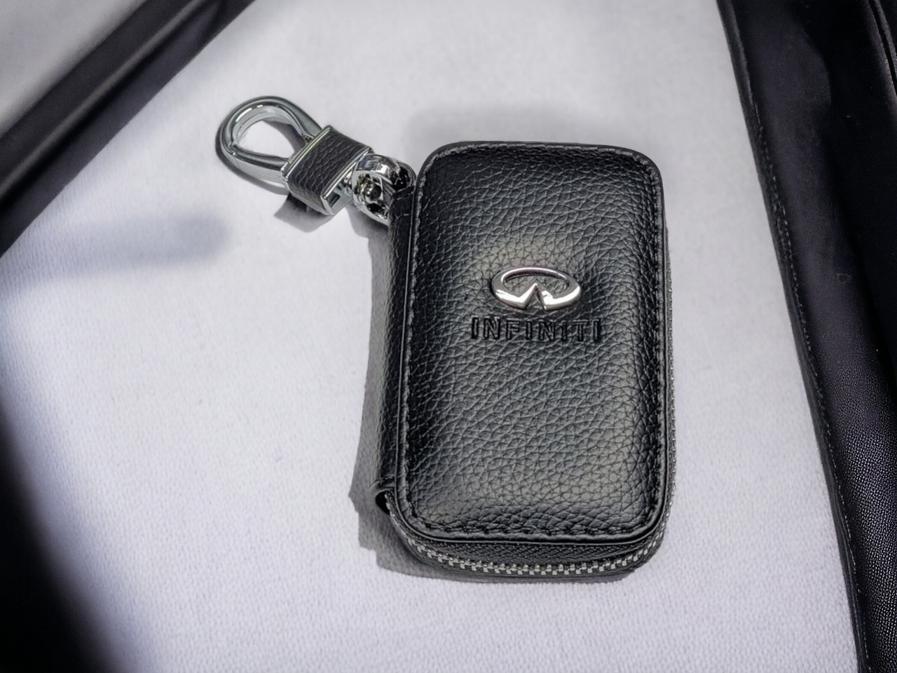 Ключниця для ключів із карабіном Infiniti, фото 1