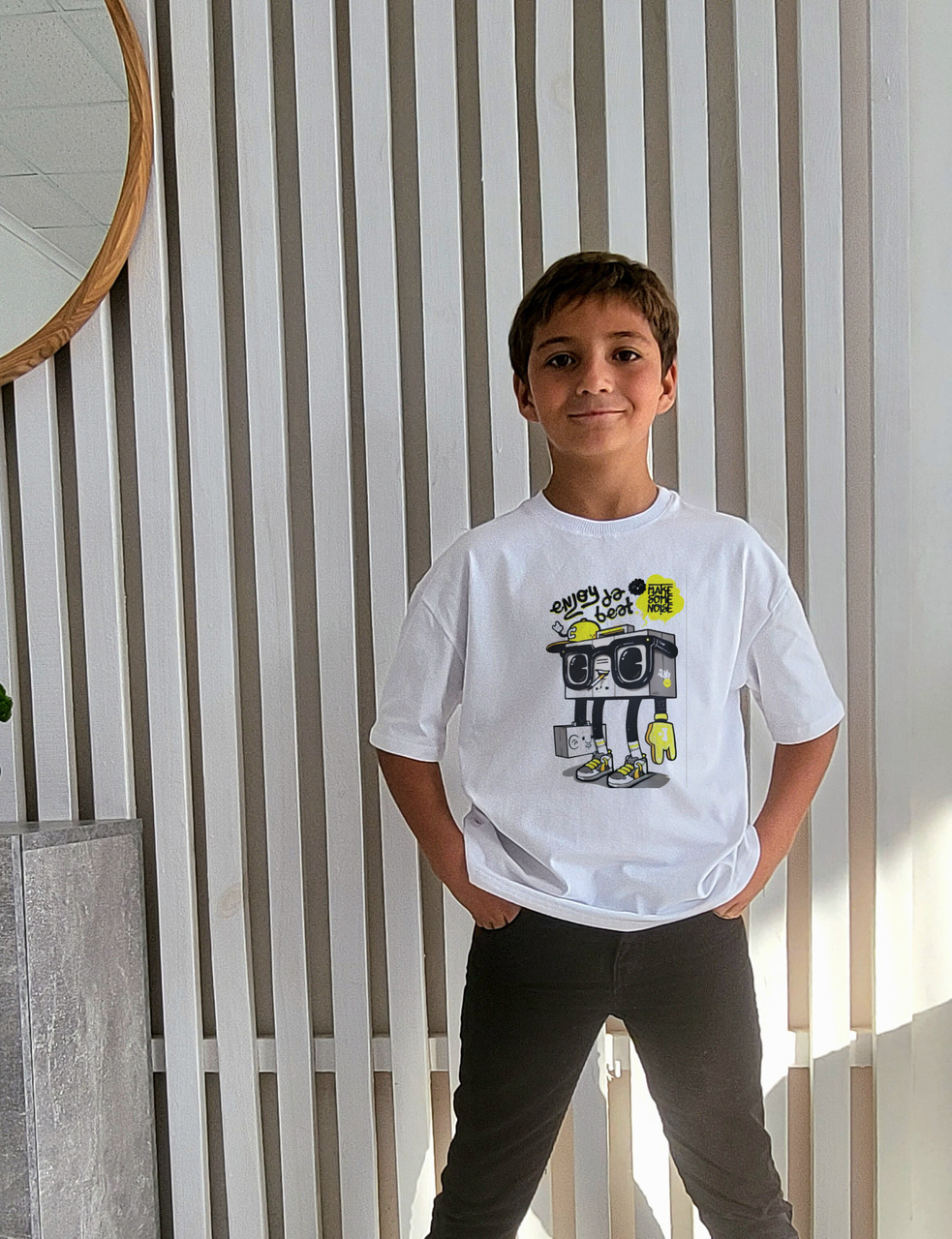 Футболка дитяча вільного крою з яскравим принтом бавовняна базова футболка для хлопчика