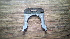 Скоба троса КПП (куліси) Renault Trafic, Opel Vivaro 2001-2014, 7700861469 / 8200794956 (Б/У)