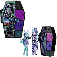 Кукла Монстер Хай Твайла Секреты в шкафу Неоновые страхи Monster High Twyla Mattel HNF82