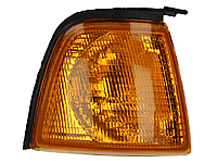 Покажчик повороту Audi 80 1986-1991 правий біля фари жовтий.без патрона