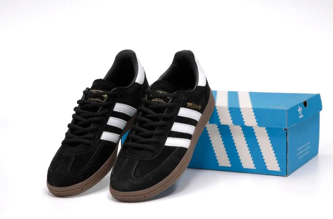Чоловічі кросівки Adidas Handball Spezial Black White Взуття Адідас Спеціал Спешл чорно-білі замшеві кеди низькі весна осінь