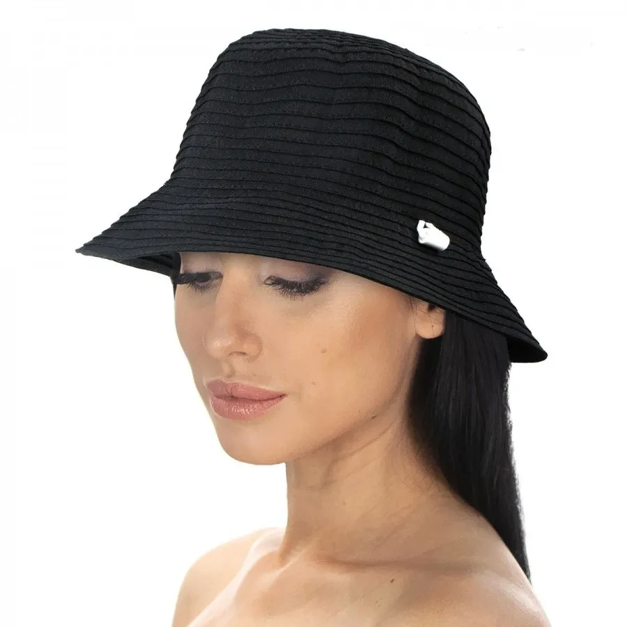 Жіночий чорний капелюшок літній із маленькими крисами