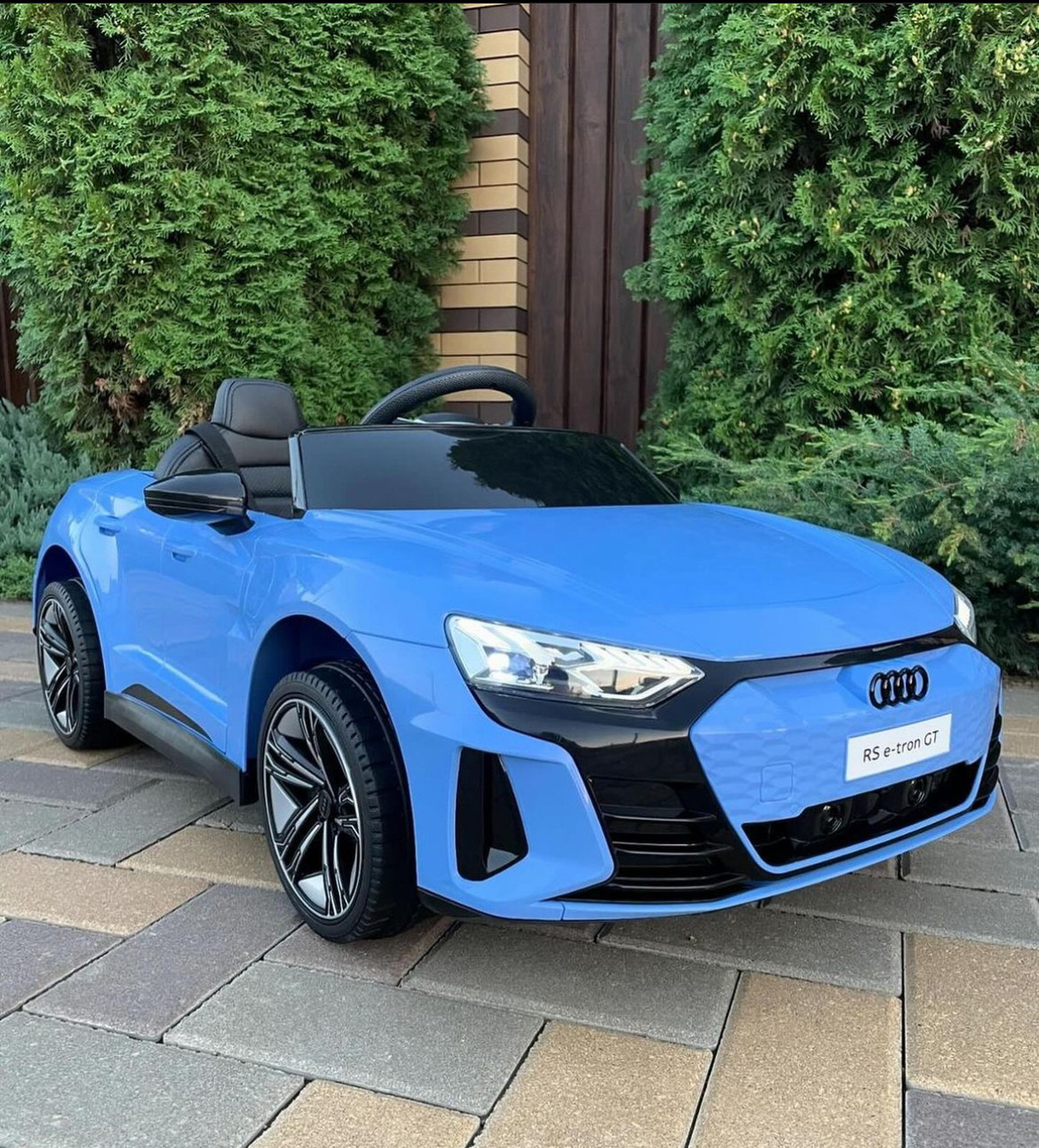 Дитячий електромобіль Audi e-tron GT синій на акумуляторі, фото 1