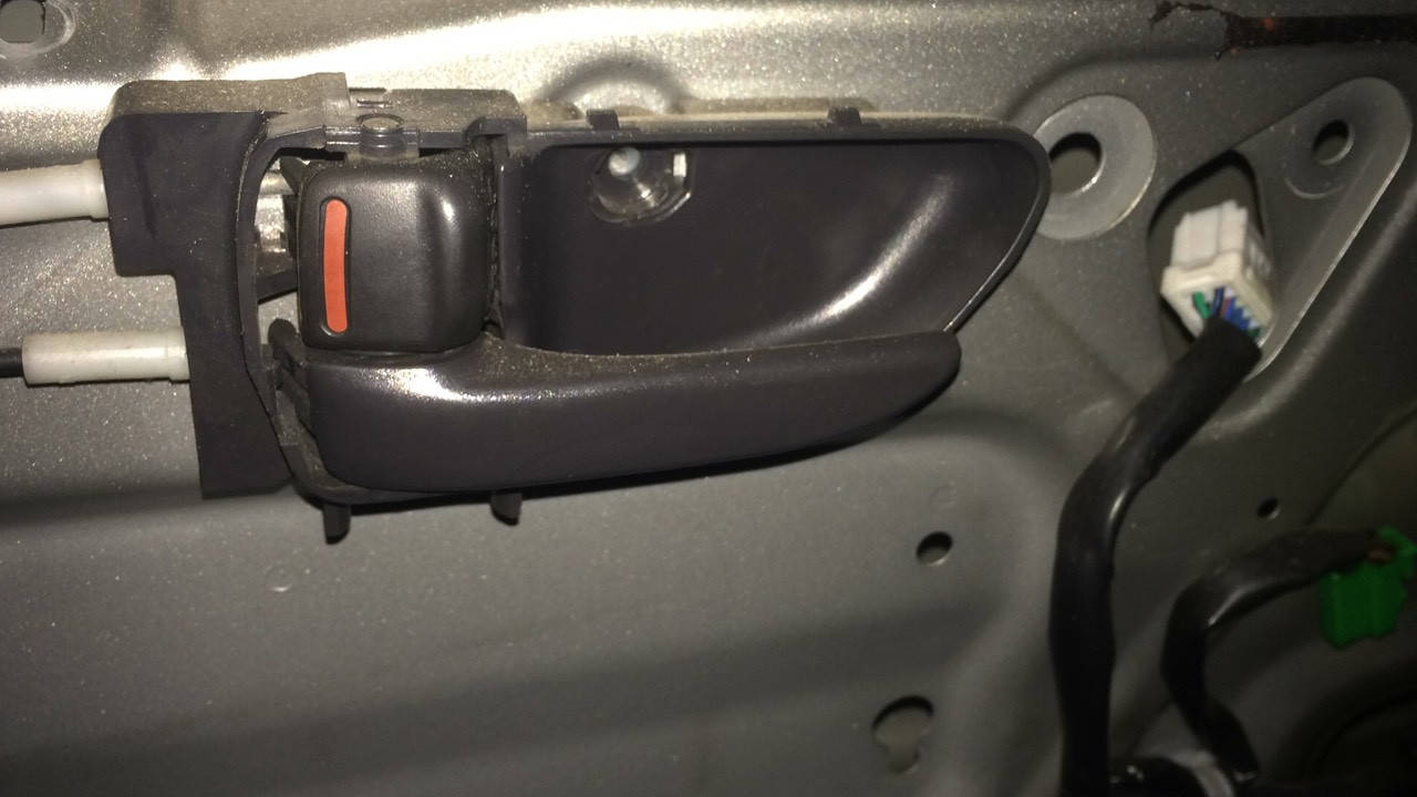 

Ручка двери внутренняя Subaru Forester S11 2006, 61051SA011ML