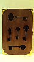 Ключниця настінна дерев'яна «Ключі від чарівного замка» розмір 30*20*5