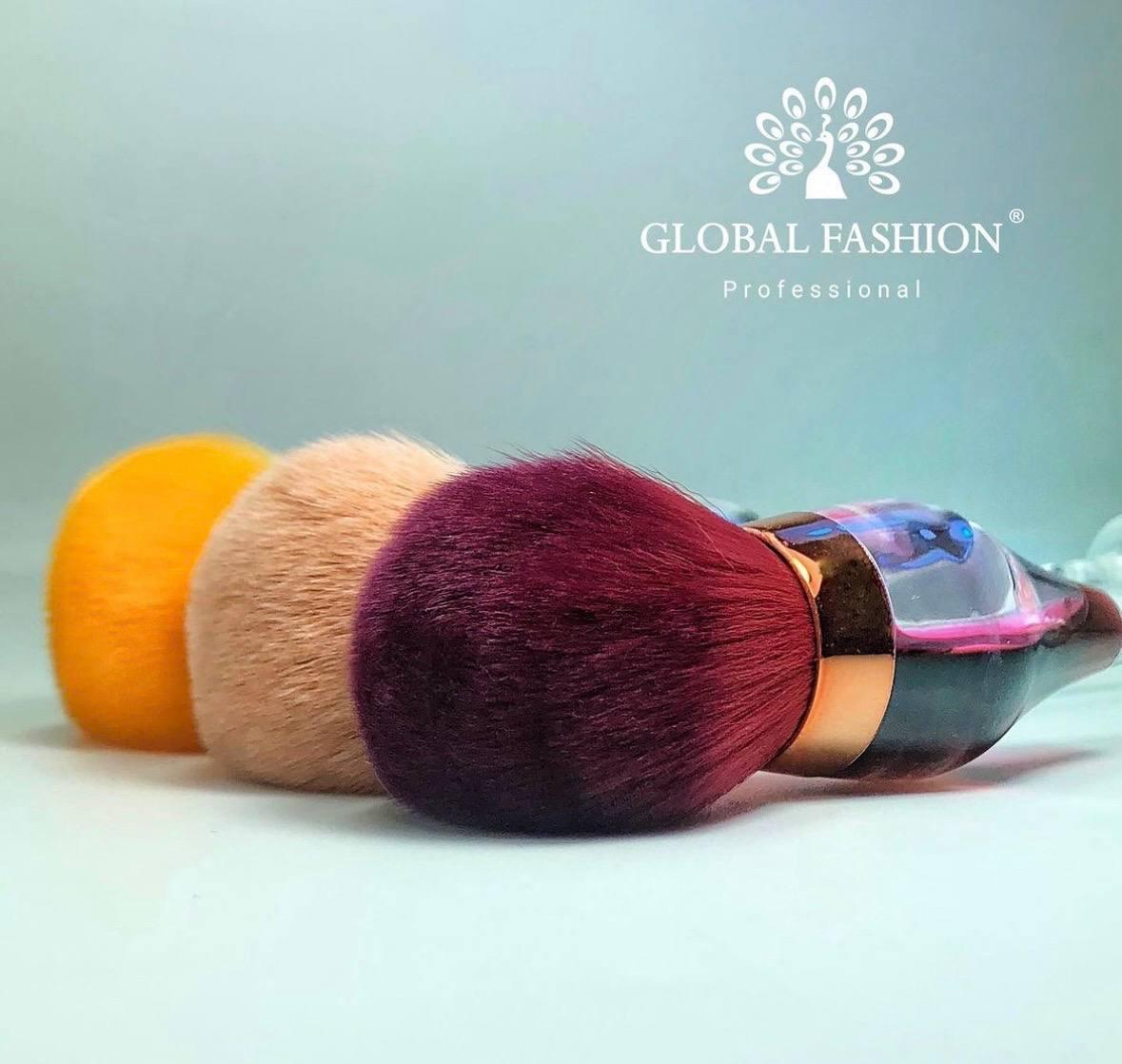 Універсальний пензель для візажистів і майстрів манікюру