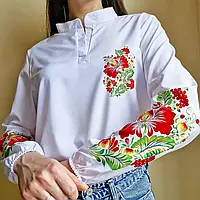 Блуза жіноча біла з принтом , стилізована під вишивку
