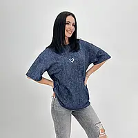 Жіноча темно-синя футболка на літо з принтом на грудях з турецької бавовни