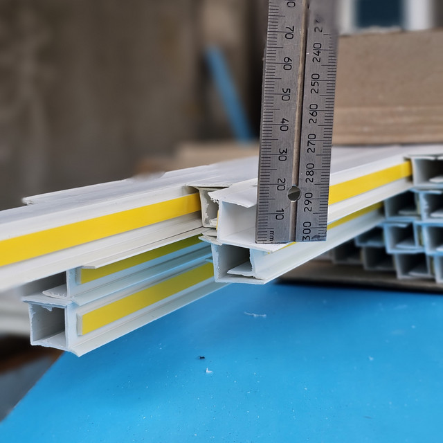 Стартовий ПВХ-профіль для гіпсокартону самоклейка віконний, купити ГКЛ Київ