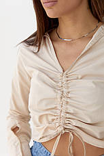 Укорочена блуза з куліскою вздовж пілочки — бежевий колір, S (є розміри), фото 2
