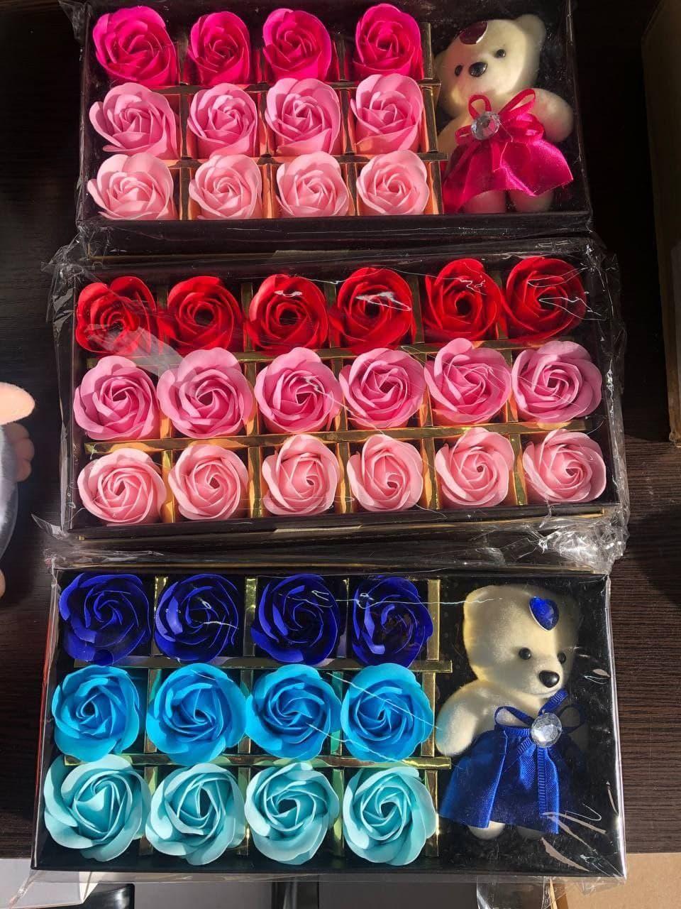 Троянди з мила на подарунок, мильні троянди, подарункові набори мила з троянд із ведмедиком, сувенірне мило