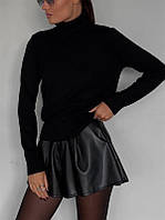 Шкіряні жіночі теплі шорти на флісі матові стильні вільного крою