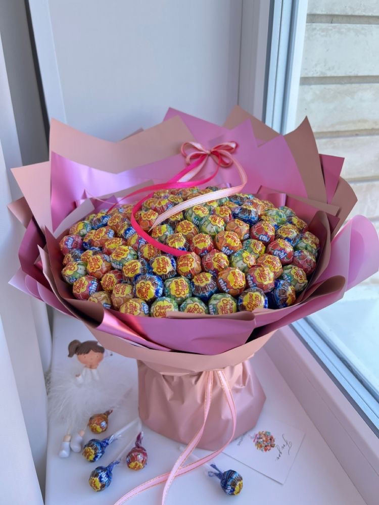 Великий букет з цукерок Чупа Чупс Chupa Chups (115 шт.) в руку солодкий подарунок рожевий