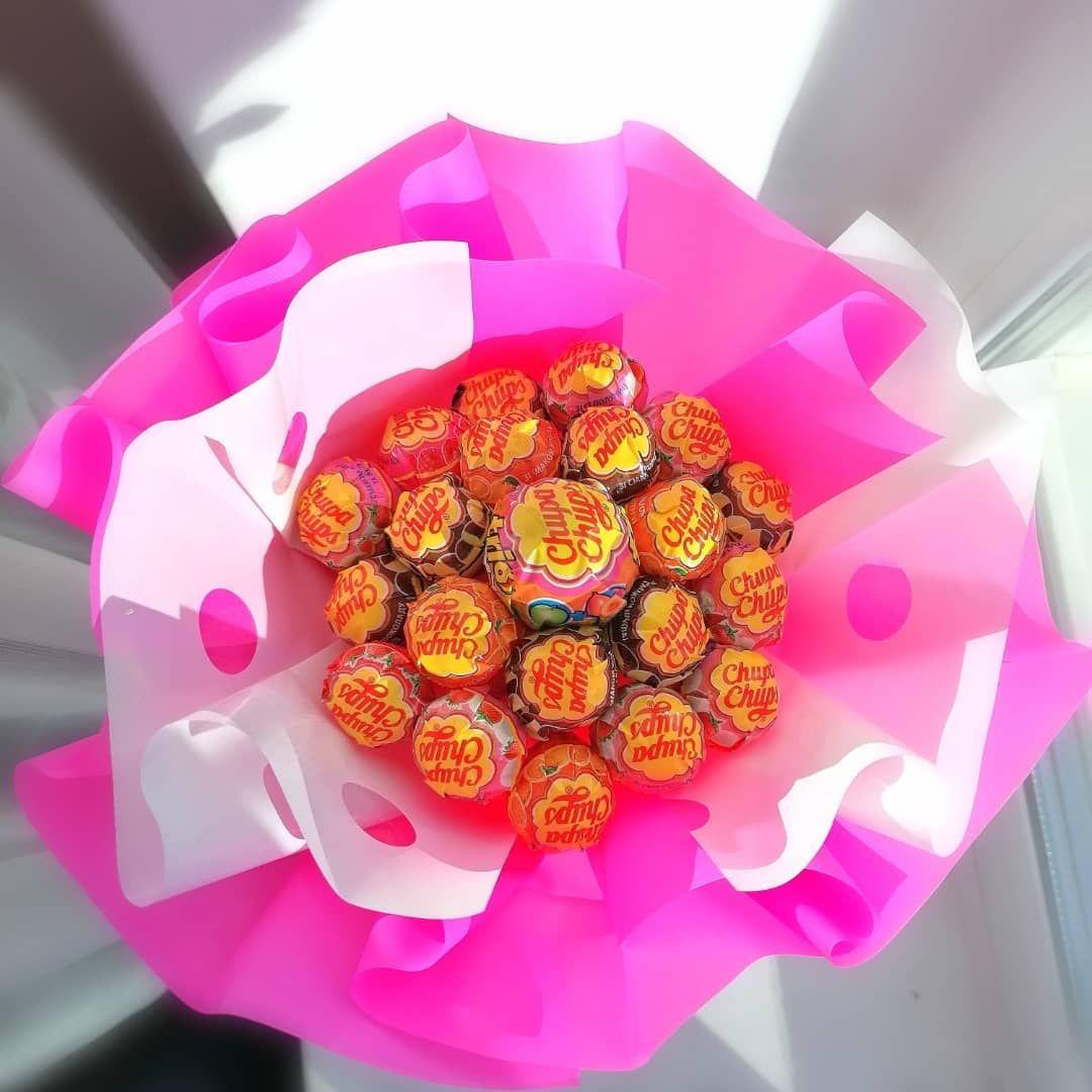 Яскравий букет з цукерок Чупа Чупс Chupa Chups (21 шт.) в руку подарунок рожевий, фото 1