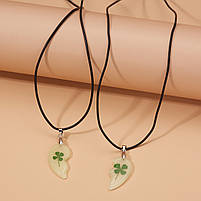 Парні кулони для закоханих у формі серця з 4-х листковою конюшиною. Кулон, що світиться в темряві для двох, фото 6