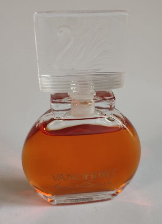 Парфумована вода Gloria Vanderbilt Vanderbilt 30 мл (коробка пошкоджена), фото 1
