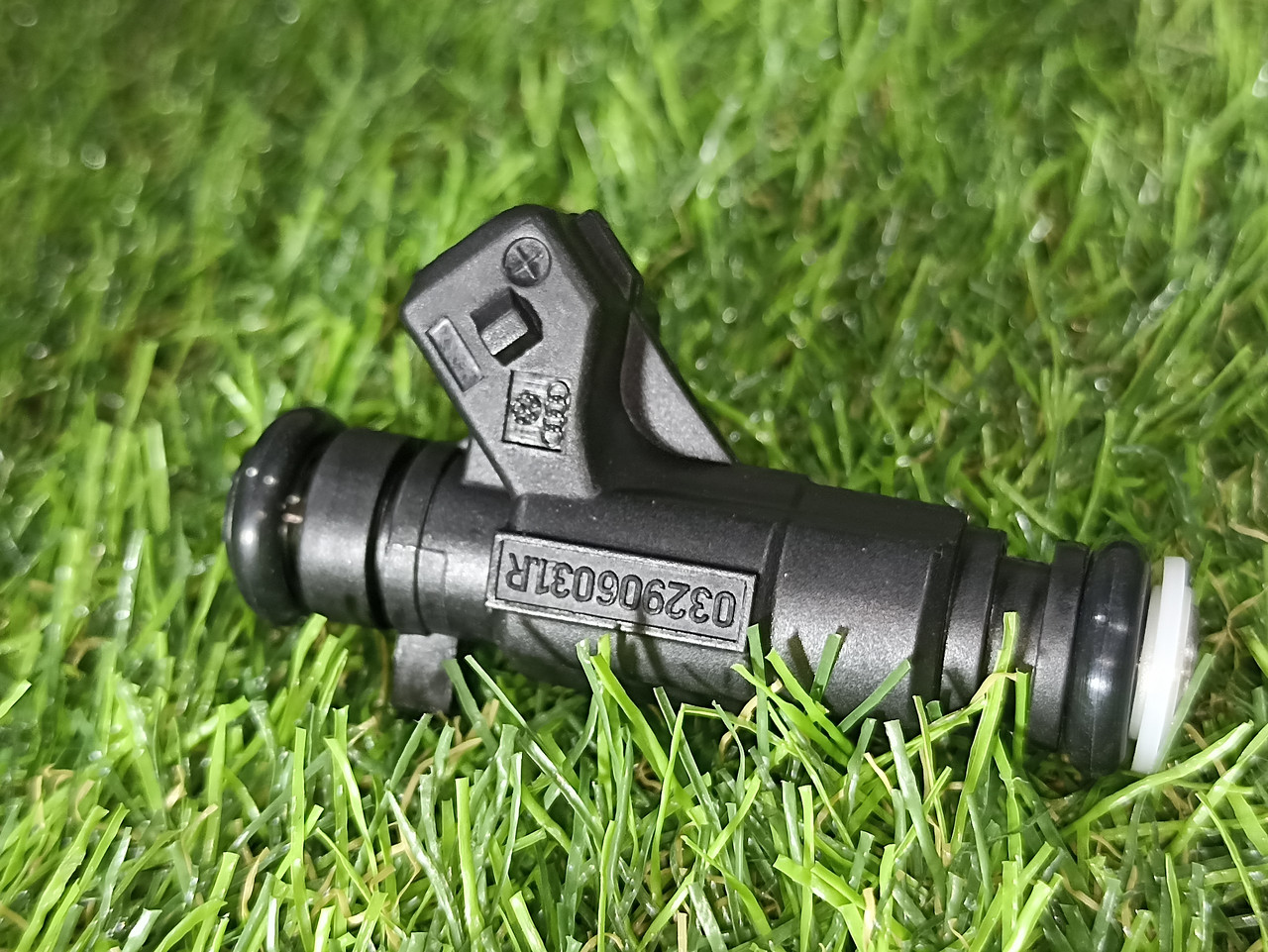 Форсунка паливна VW Golf Polo 1.6 032906031R VAG 0280156403 Bosch, фото 1