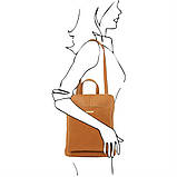 Рюкзак-сумка жіноча шкіряна (Італія) Tuscany TL141682 (Чорний), фото 7