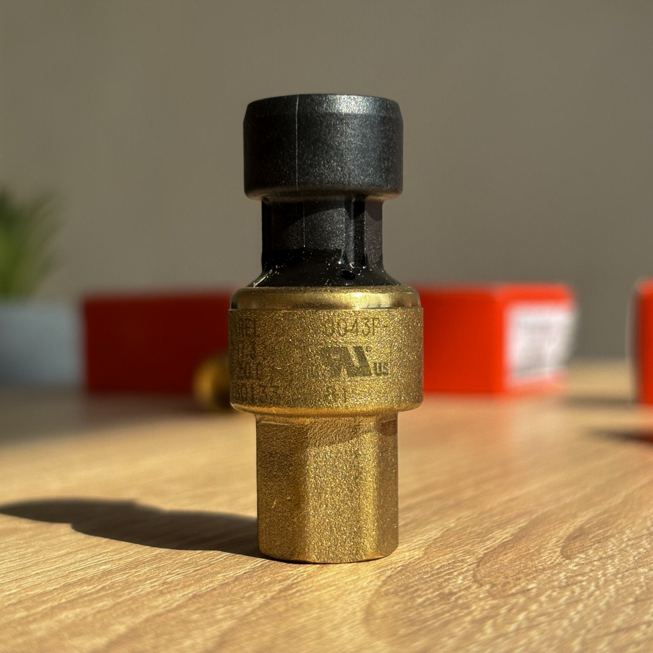 (SPKT0043P0) Датчик тиску CAREL 0…17,3 бар (0…250 psi), 0…5 В, фітинг з зовнішнім різьбленням 1/4"