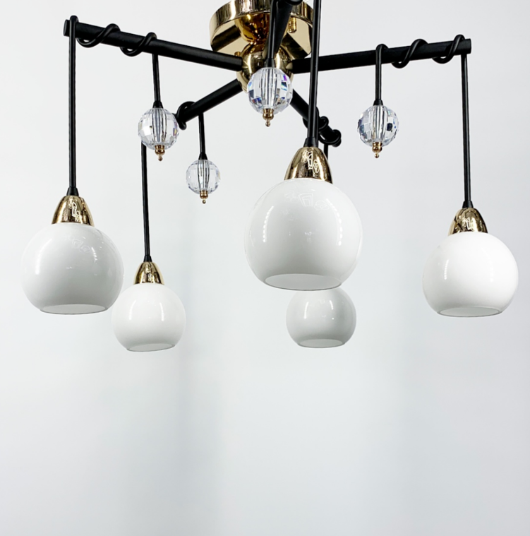 СТЕЛЬОВА ЛЮСТРА З БІЛИМИ ПЛАФОНАМИ ТА КРИШТАЛЕВИМИ КУЛЬКАМИ 81726/5, фото 1