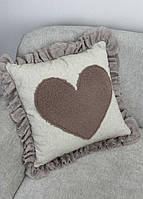 Подушка декоративная с оборкой Сердце 45х45см