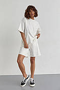 Трикотажний жіночий костюм із шортами та футболкою з вишивкою — білий колір, L (є розміри)