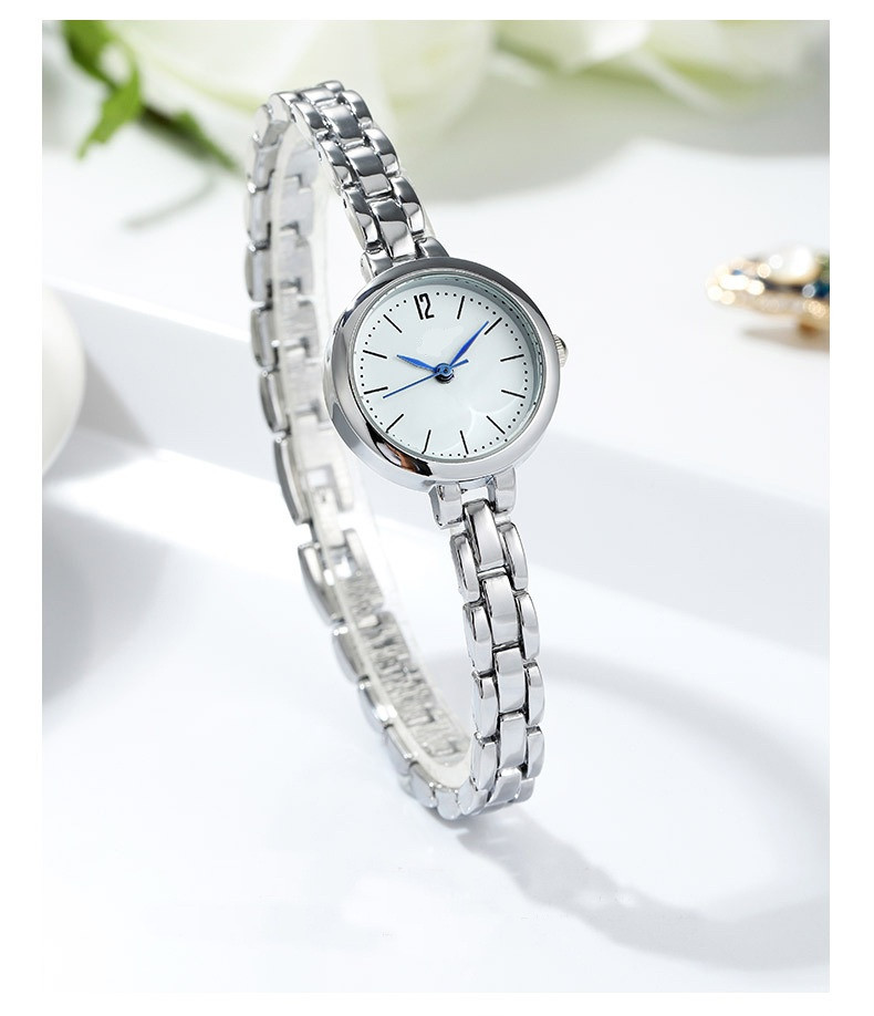 Сріблястий жіночий наручний годинник. Кварцовий жіночий годинник. Стильні жіночі наручні годинники.