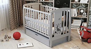 Дитяче ліжечко для новонароджених Жирафка з маятником відкидною боковиною та шухлядою бук ліжко для немовлят