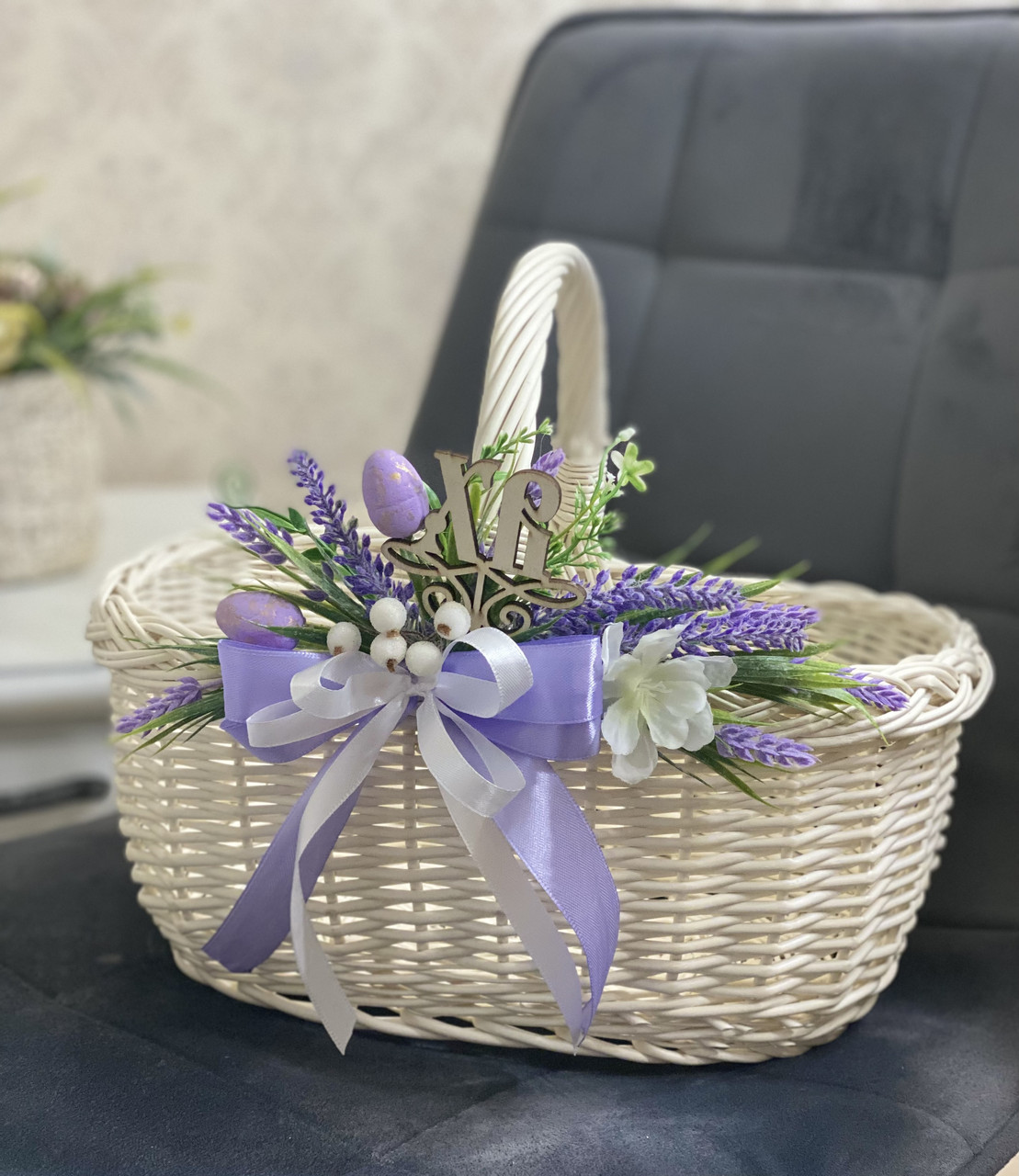 Корзина святкова з білої лози. Арт:4095