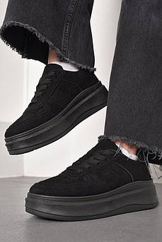 Кросівки жіночі чорного кольору на шнурівці 176743S