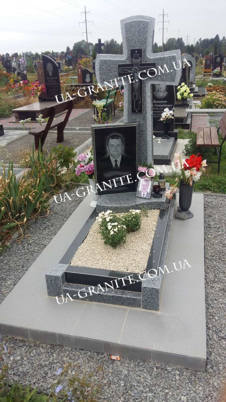 Елітний пам'ятник комплекс з Сірого та чорного граніту "Символ мудрості" 9000*1800