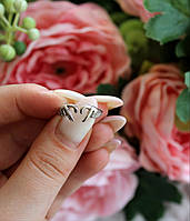Кільце жіноче серце з рук
, розмір 16, срібне 925