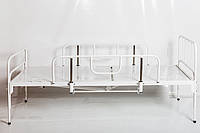 Кровать функциональная медицинская (2 секции, с колесами, ложе лист, боковые ограждения металлические)
