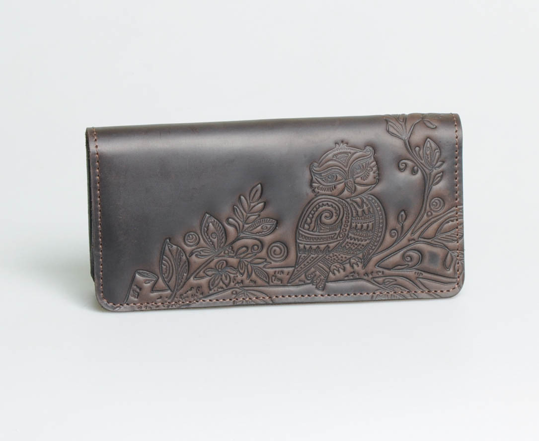 Шкіряний гаманець з тисненим орнаментом "Сова", ручна робота, коричневого кольору, 20х10 см, фото 1
