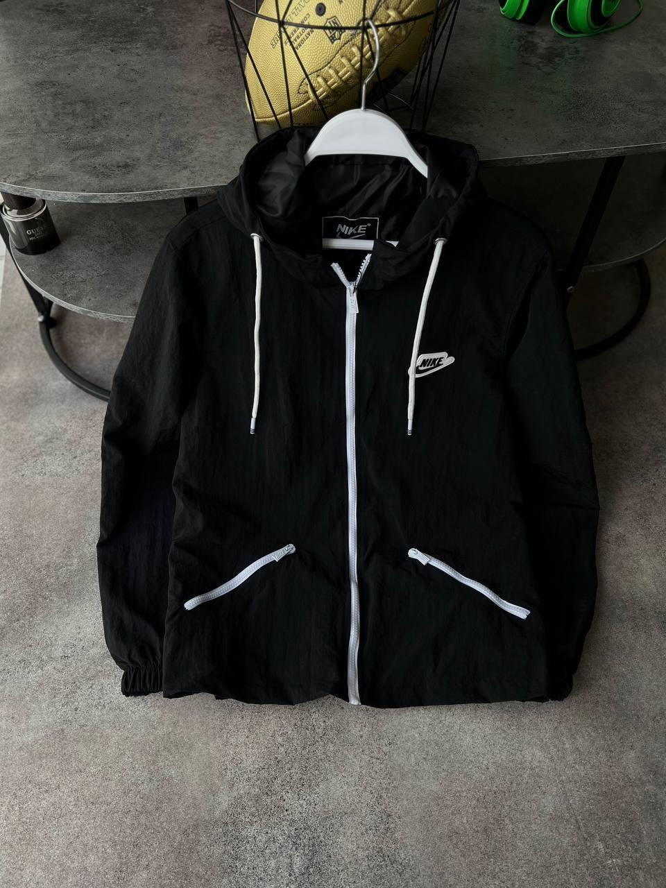 Вітровка куртка чоловіча демісезонна чорна з капюшоном Nike Deep Black