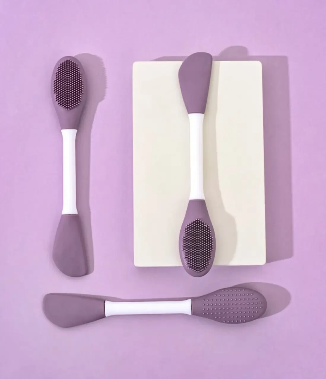 Двостороння щітка для очищення обличчя та нанесення масок (бузкова), фото 1