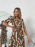 Бежеве мідіплаття із шовкового софту з коротким рукавом абстрактний принт, фото 2