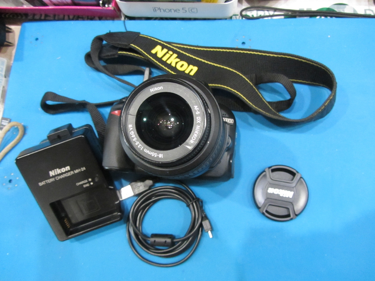 Фотоапарат дзеркальный Nikon D3100