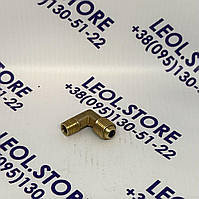 Штуцер паливний  R82131 T30738 John Deere